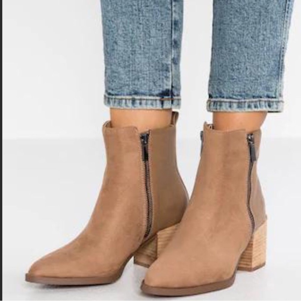 Madden Girl Winwood Ankle Boots Women Color Taupe Size 9.5